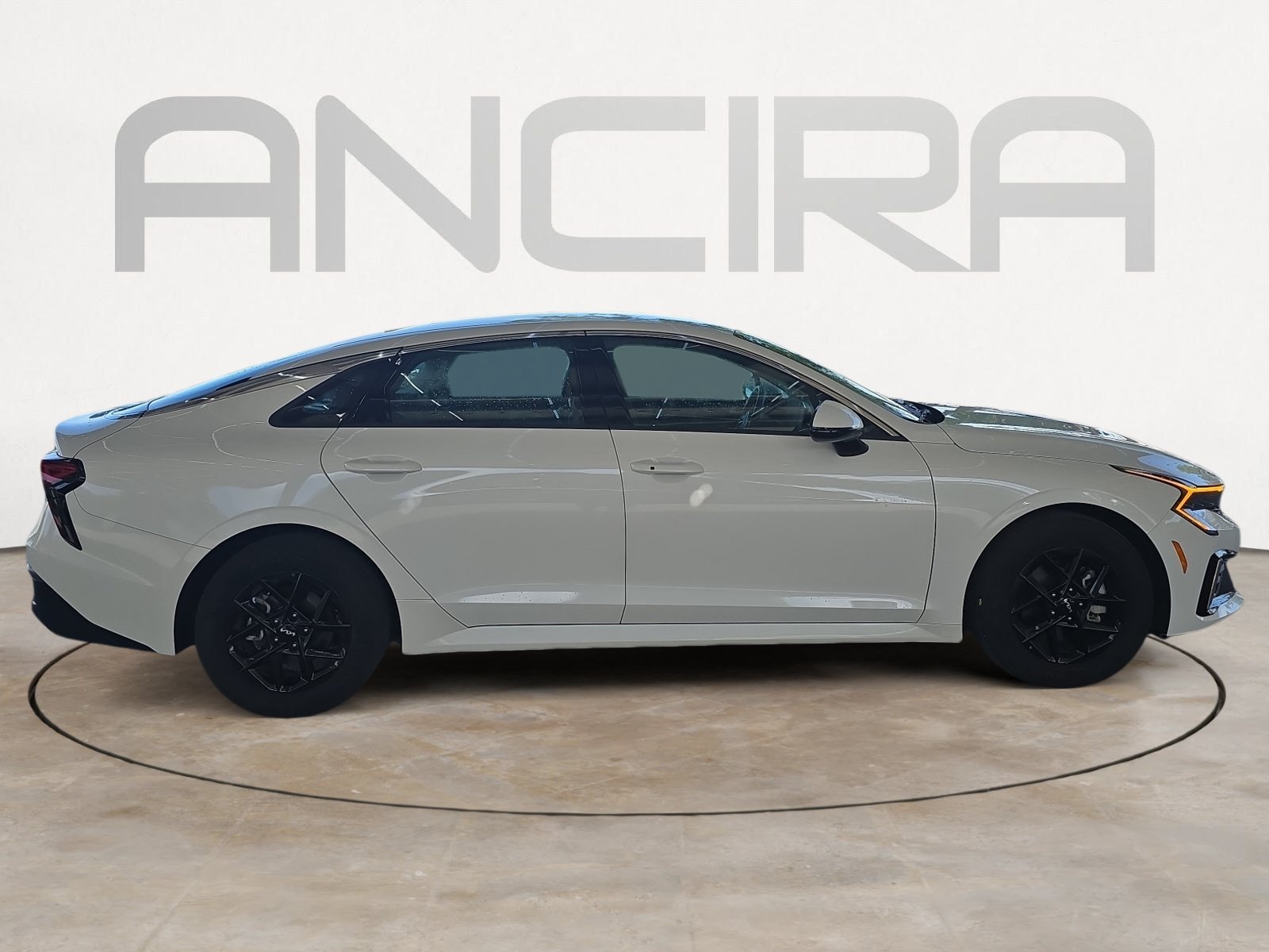 Certified Used 2025 Snow White Pearl Kia LXS image 9