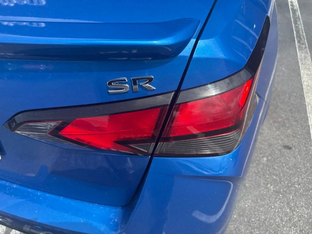 Used 2022 Blue Nissan 1.6 SR image 11