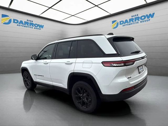 Used 2024 White Jeep Altitude image 3