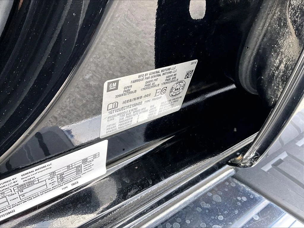 Used 2015 Black GMC SLE image 37