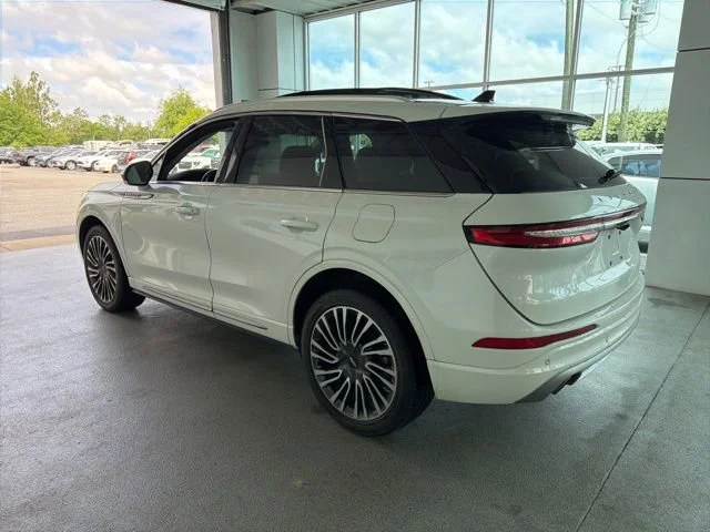 Used 2020 White Lincoln Reserve image 18