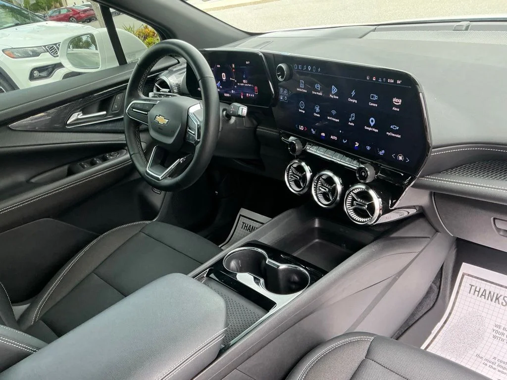 Used 2024 White Chevrolet LT image 21
