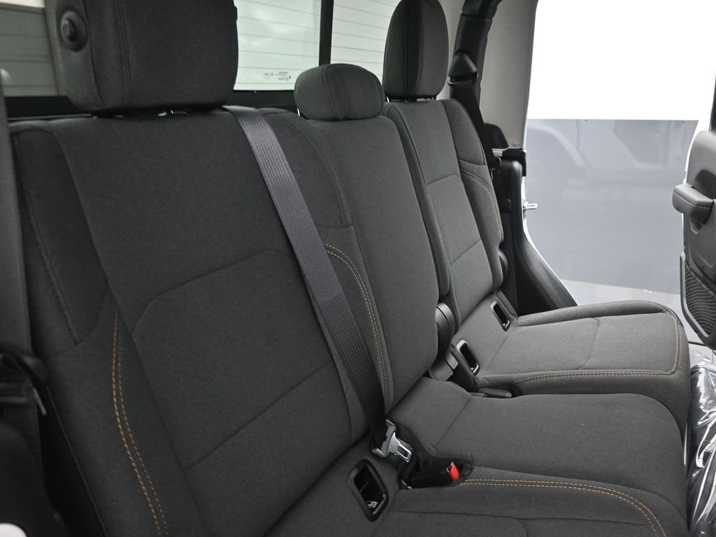 New 2025 Bright White Clear-Coat Exterior Paint Jeep Sport S image 27