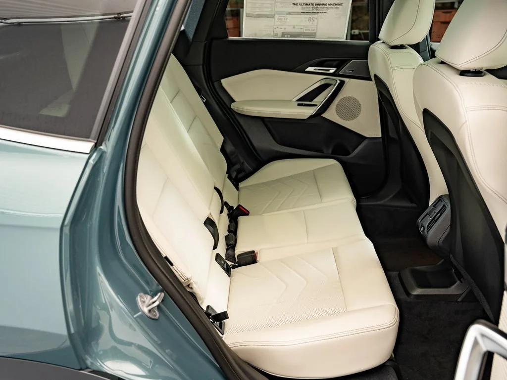 New 2026 Cape York Green Metallic BMW xDrive28i image 44