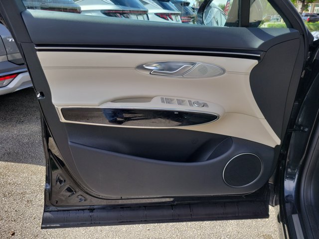 2026 GENESIS GV70 Standard - Photo 15