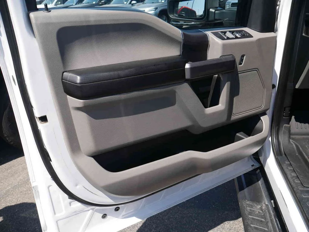 Used 2019 White Ford XLT image 24