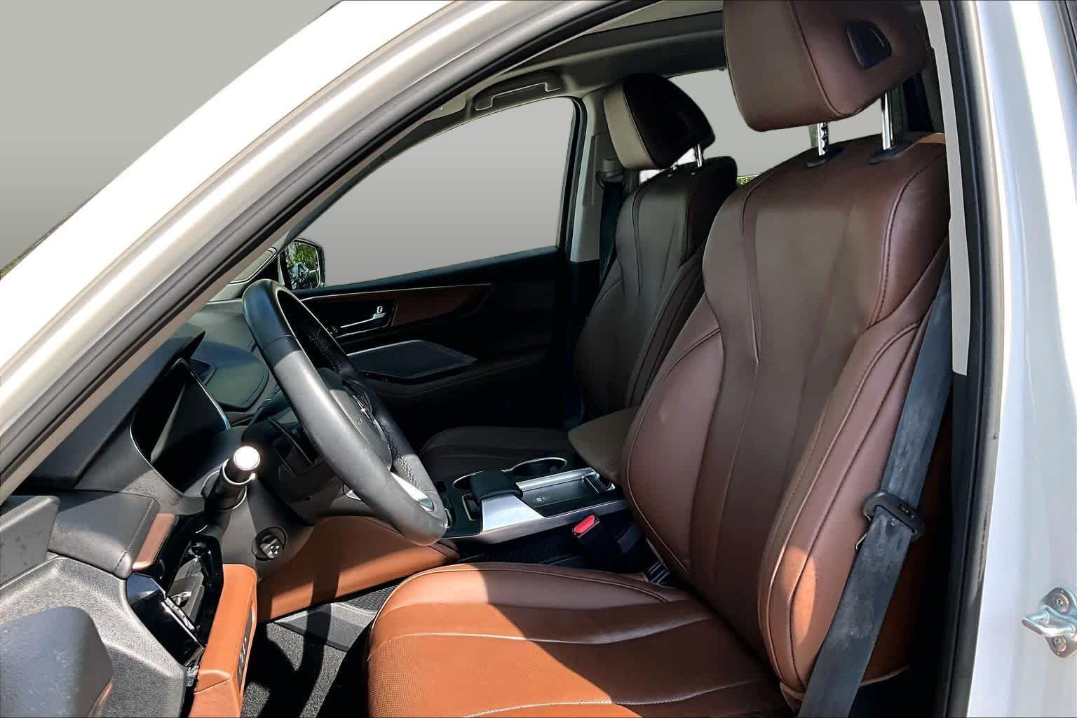 Used 2023 Platinum White Pearl Acura w/Technology Package image 8