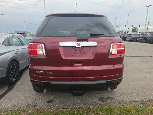 Used 2009 Red Jewel Tintcoat Saturn XR image 3