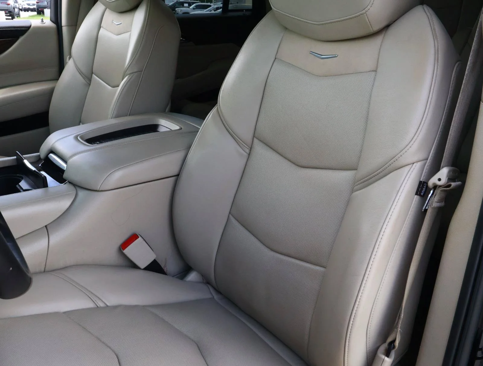 Used 2018 BLACK RAVEN Cadillac Luxury image 18