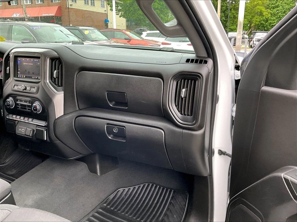 Used 2023 White Chevrolet Custom image 13