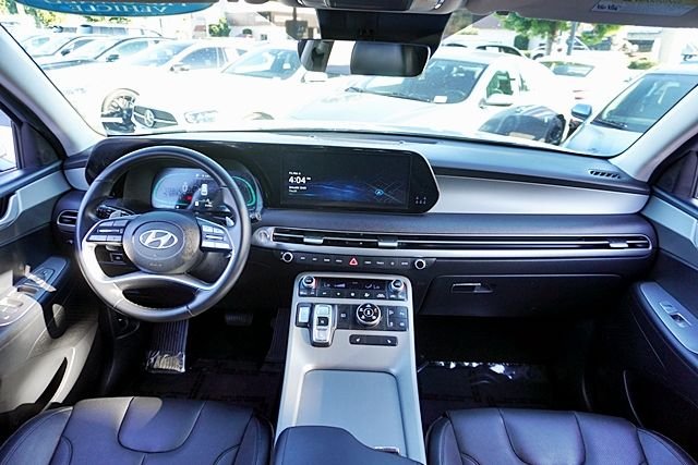 Used 2025 Silver Hyundai SEL image 19