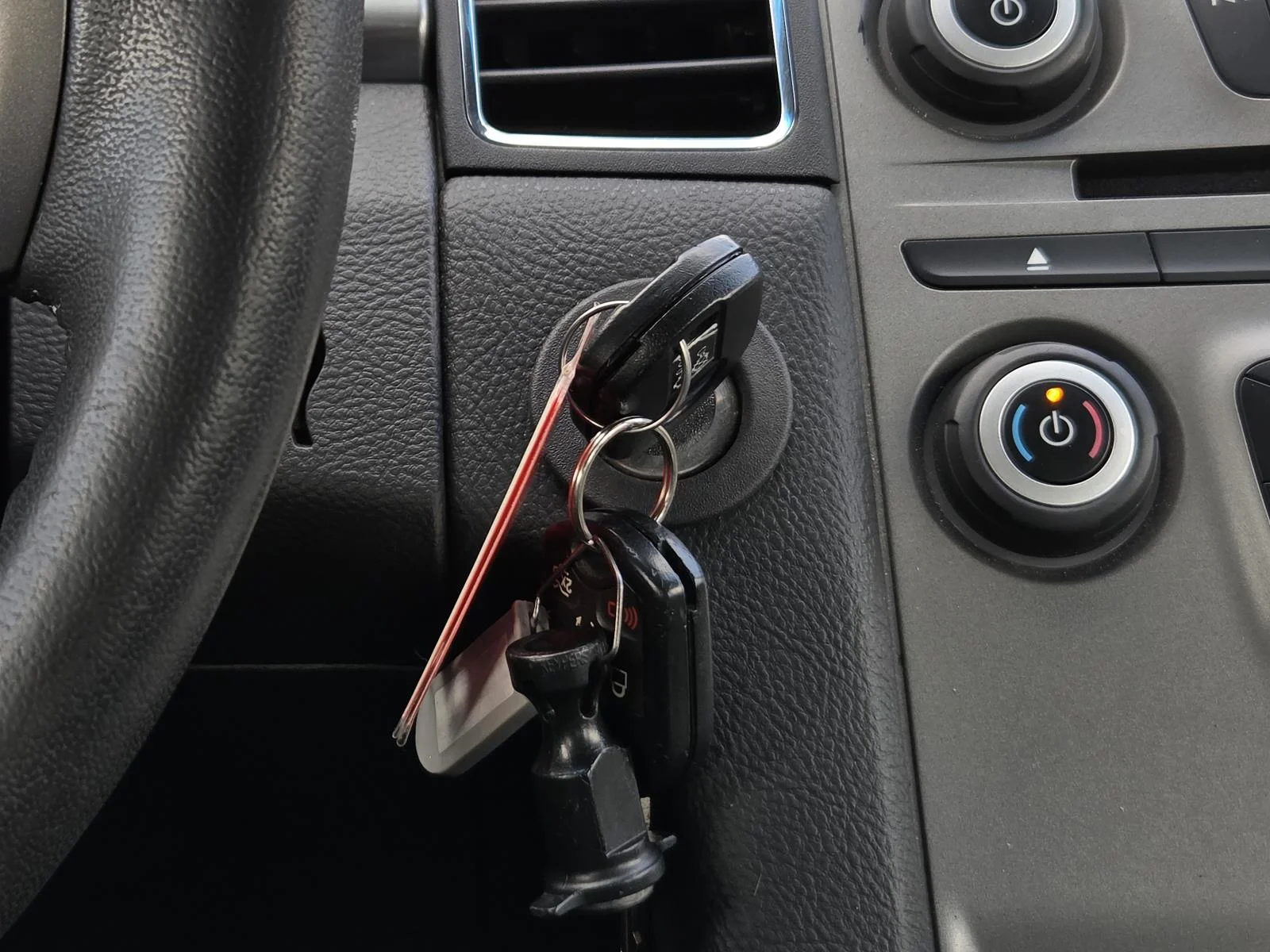 Used 2016 Blue Ford 4dr Sdn SEL FWD image 31