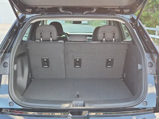 2027 Chevrolet Bolt LT - Photo 20