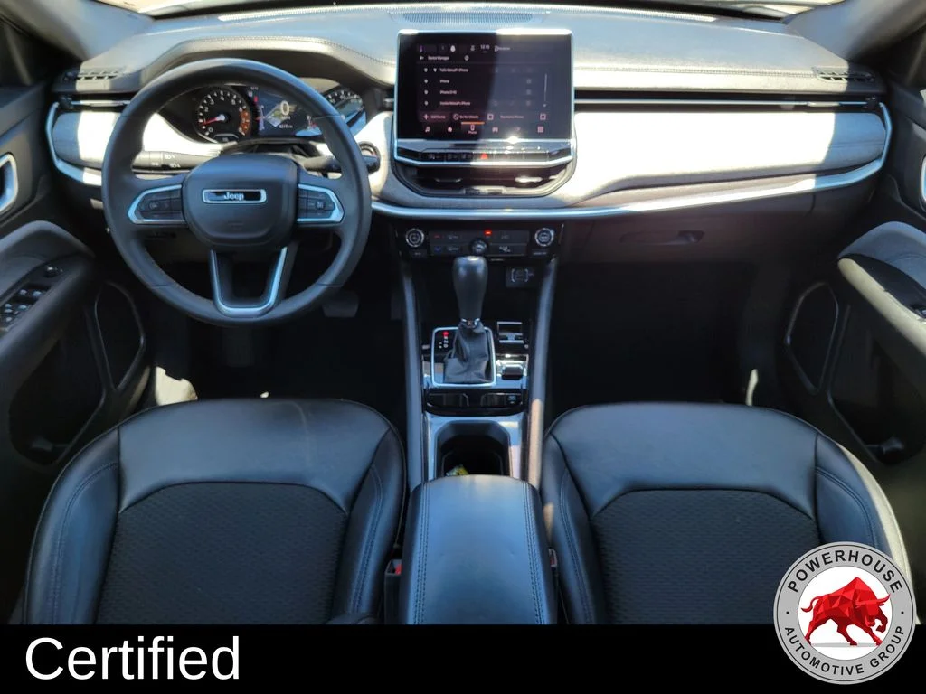 Used 2024 White Jeep Latitude image 18