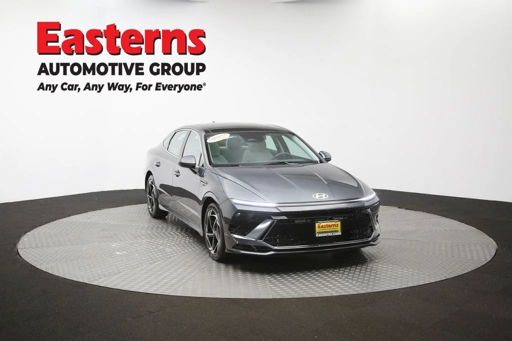 Used 2024 Gray Hyundai SEL image 52