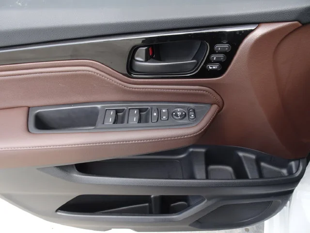 New 2027 Platinum White Pearl Honda Touring image 8