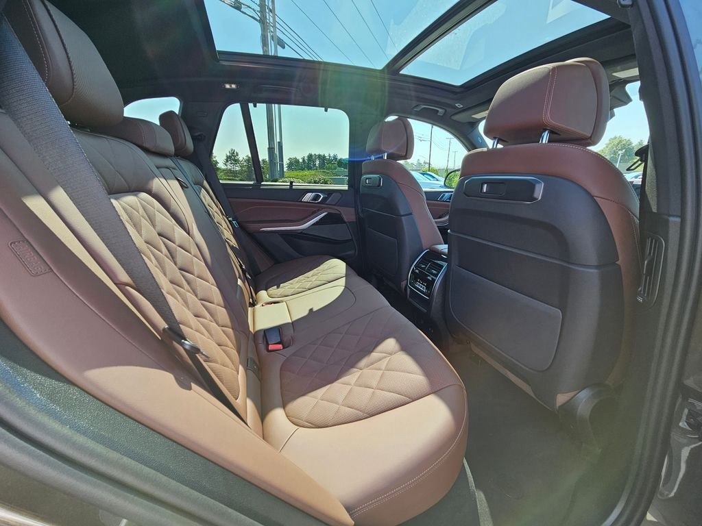 Used 2026 Manhattan Green Metallic BMW xDrive40i image 20