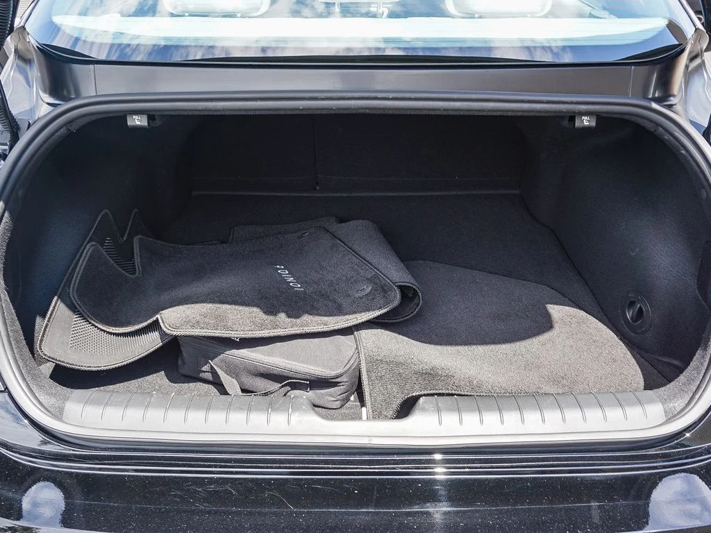 Used 2023 Black Hyundai SEL image 25
