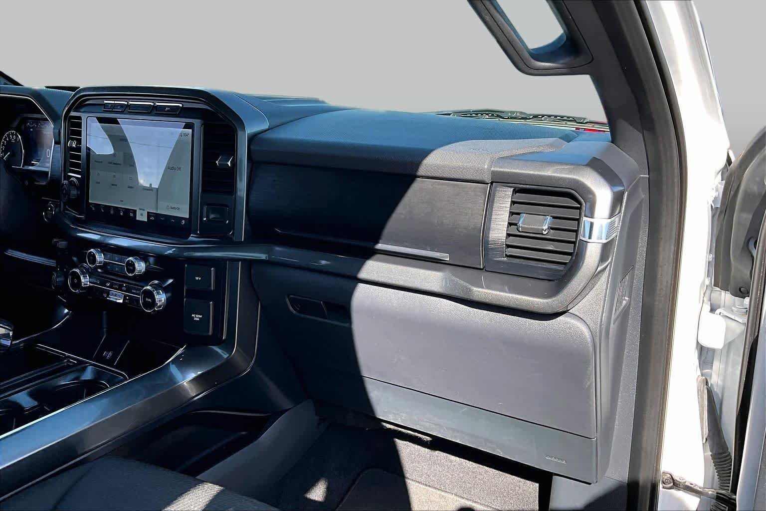 Used 2023 Oxford White Ford XLT image 18