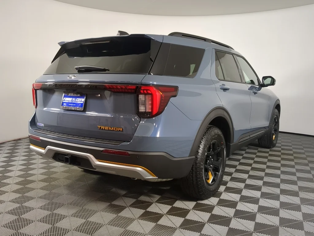 New 2026 Vapor Blue Metallic Ford Tremor® image 9