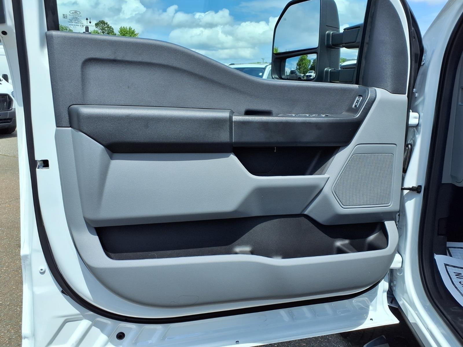 New 2026 Oxford White Ford F-350® XL image 29