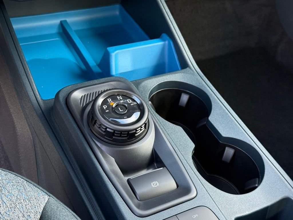 New 2025 Oxford White Ford XLT image 10