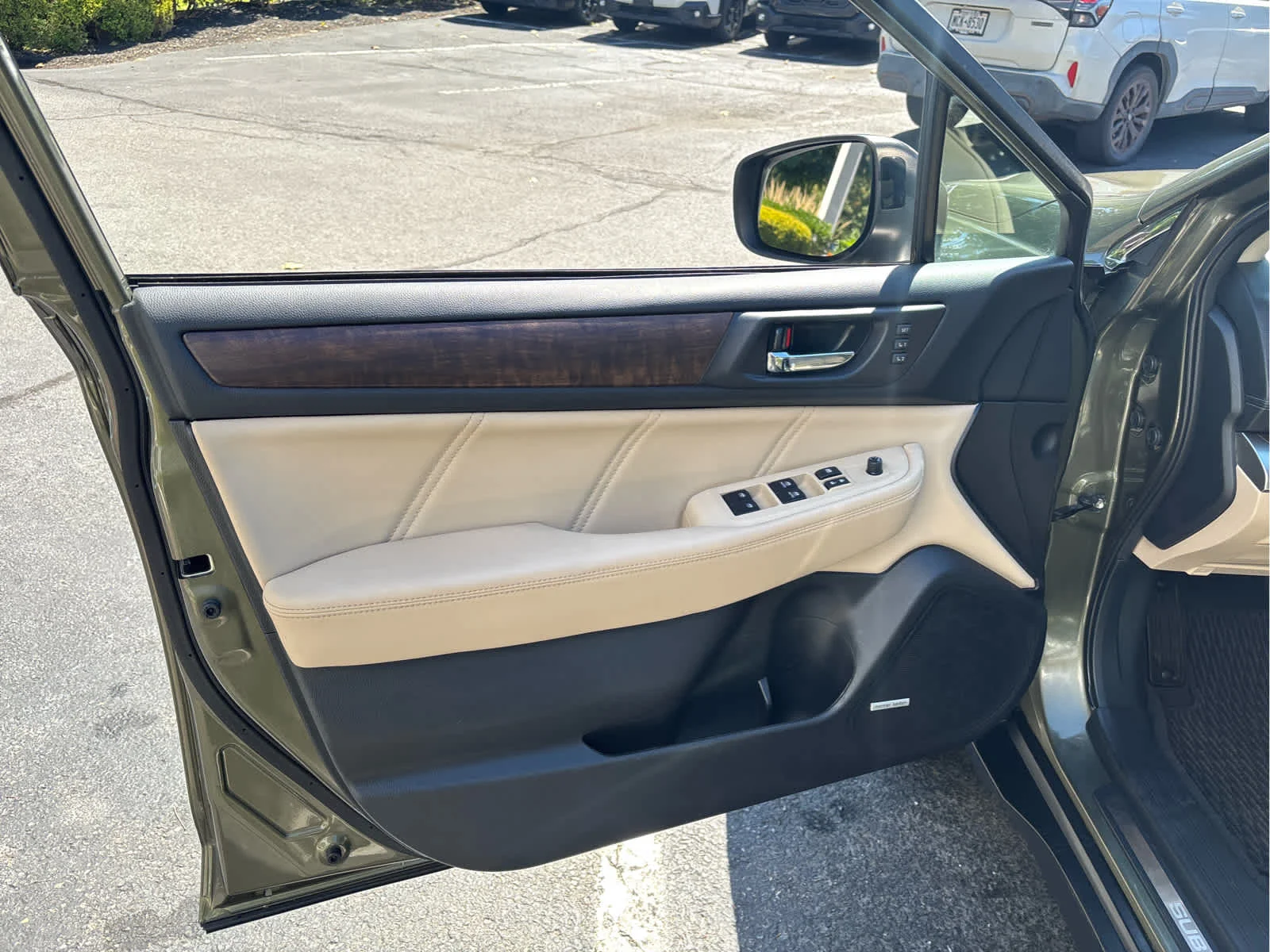Used 2018 Wilderness Green Metallic Subaru Limited image 24