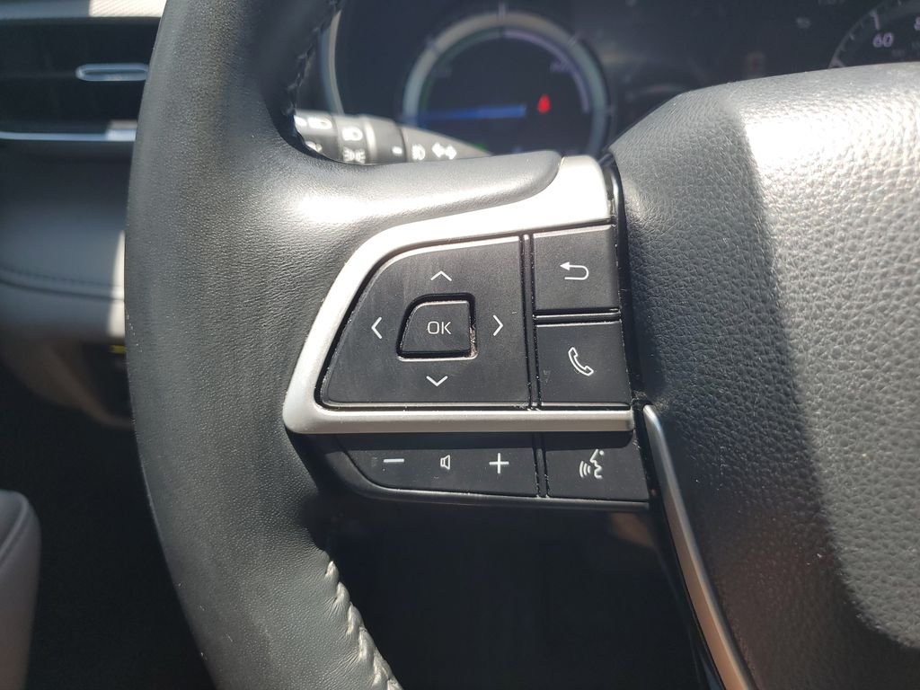 Used 2022  Toyota Platinum image 21