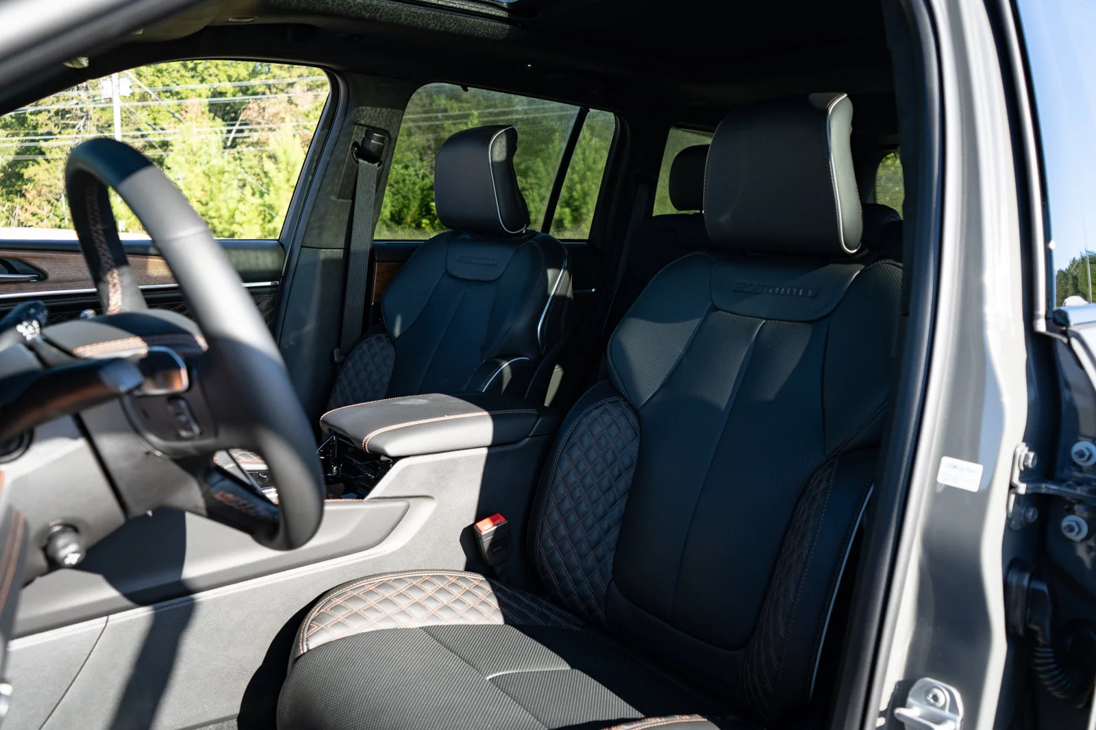 New 2027 Sting-Gray Clear-Coat Paint Jeep Summit image 27