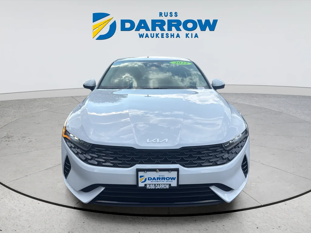 Used 2022 White Kia LXS image 8