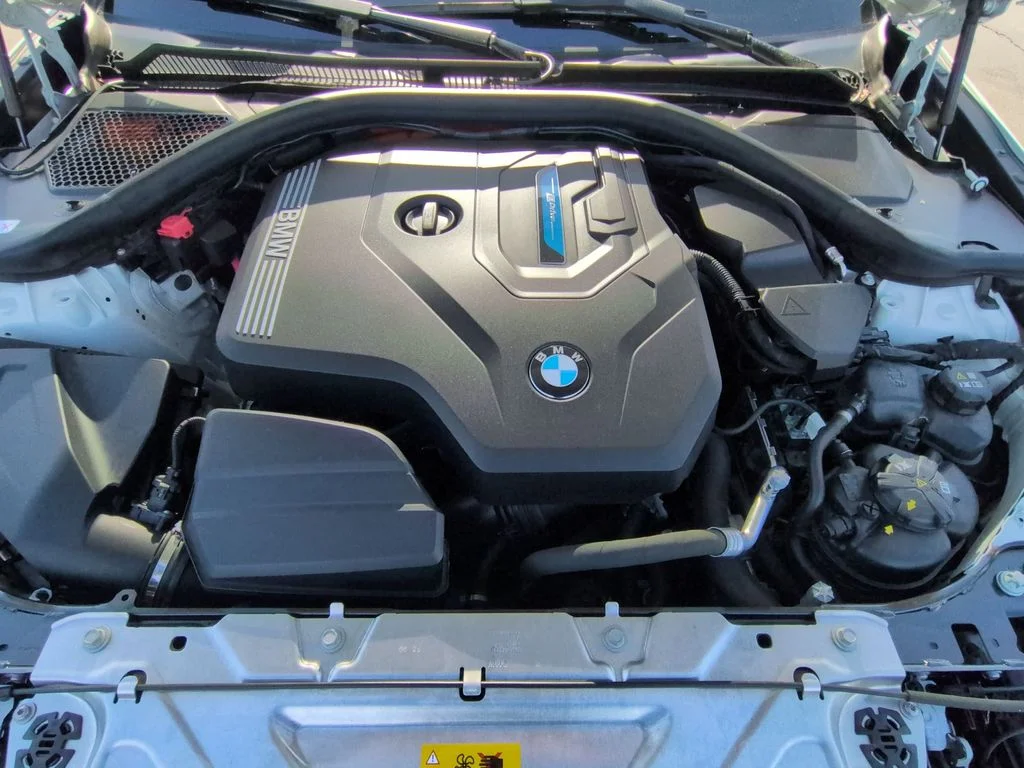 Used 2023 White BMW 330e iPerformance image 9