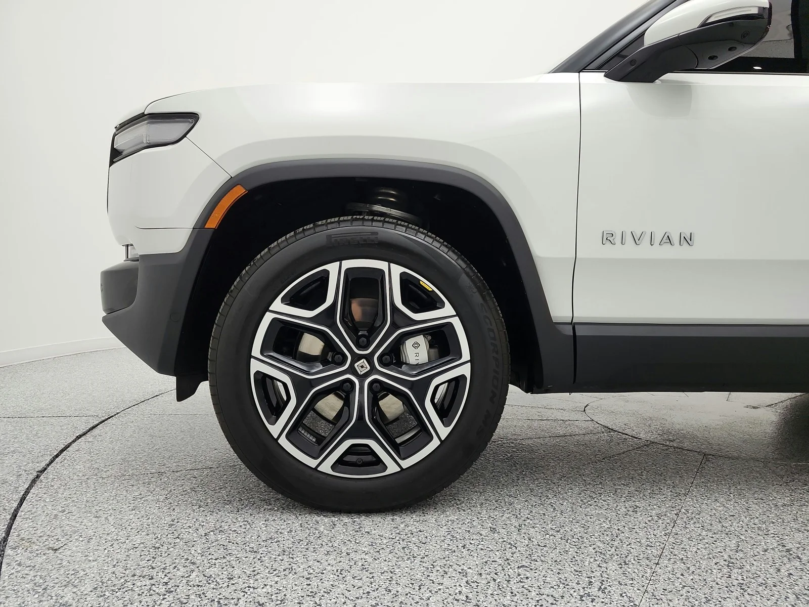 Used 2025 WHITE Rivian Adventure Dual-Motor Large Pack image 16