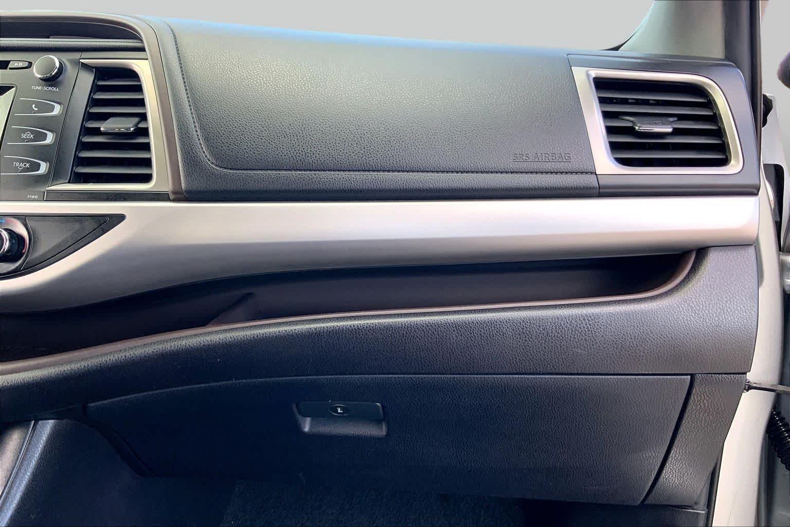Used 2019 Celestial Silver Metallic Toyota LE image 18