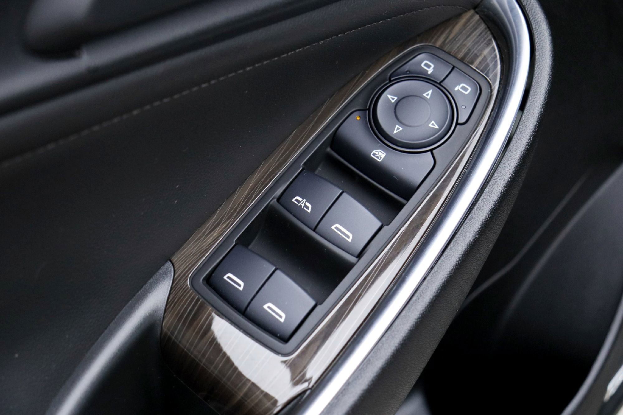 Used 2023 Mineral Gray Metallic Chevrolet LT image 19