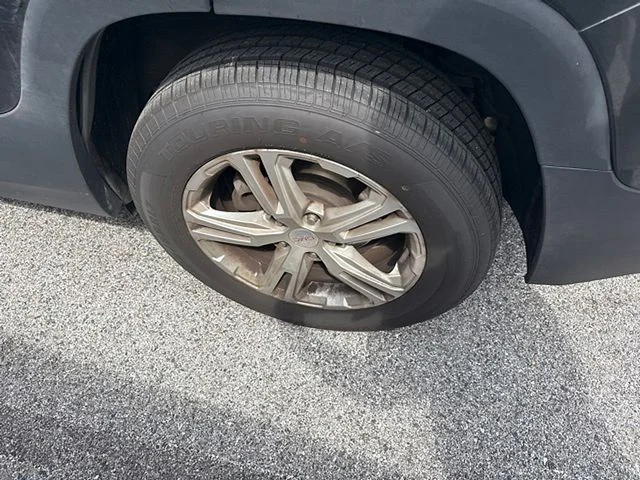Used 2019 Gray GMC SLE image 10