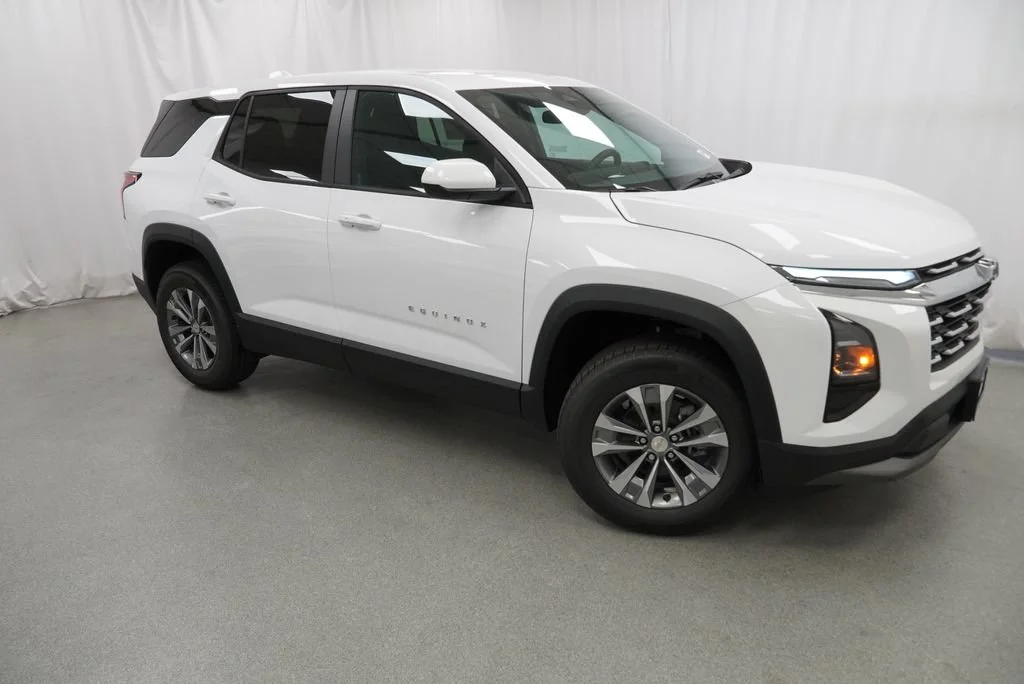 New 2027 Summit White Chevrolet LT image 6