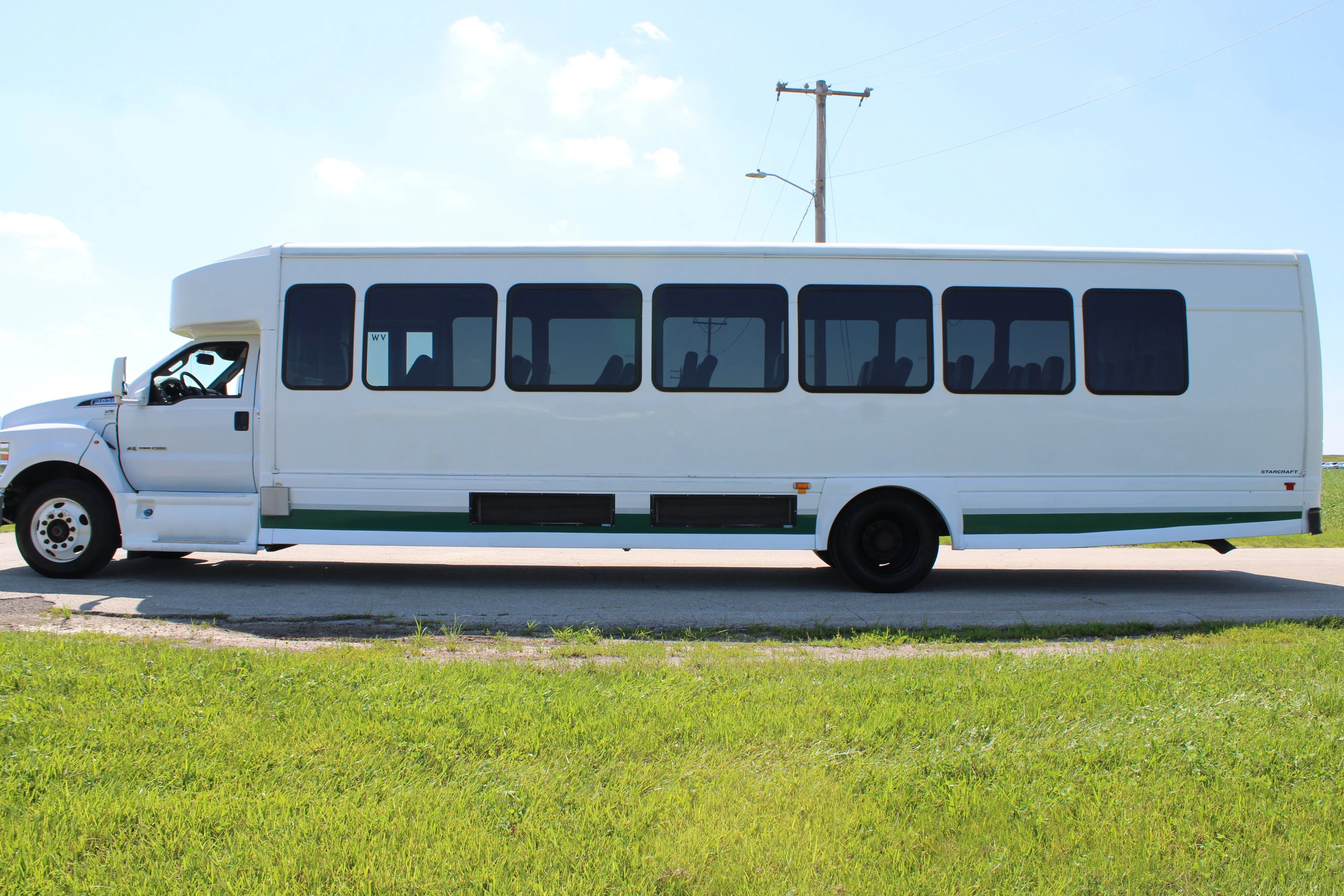 Used 2021 Oxford White Ford Base image 7