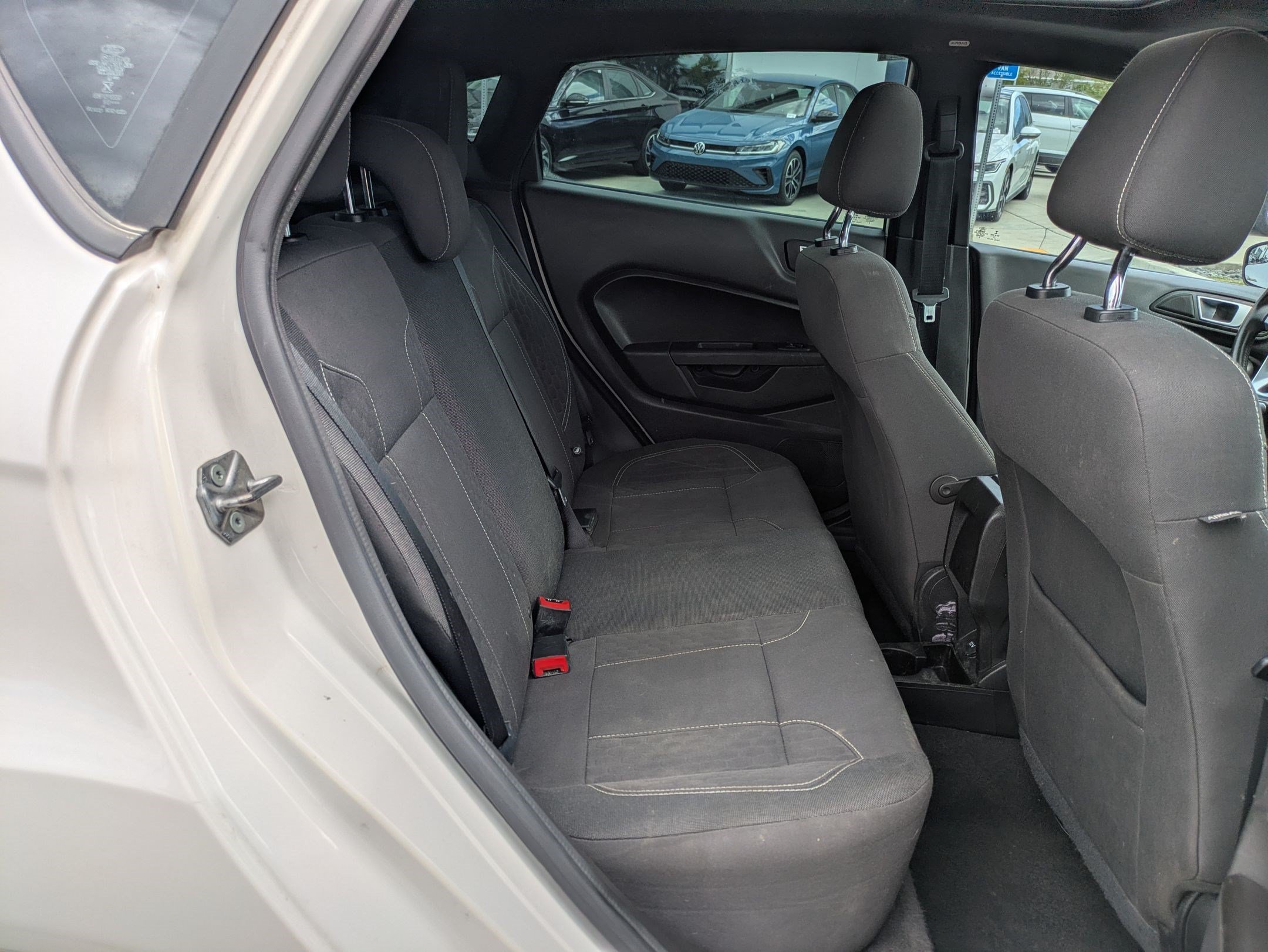 Used 2019 White Platinum Clearcoat Metallic Ford ST image 28