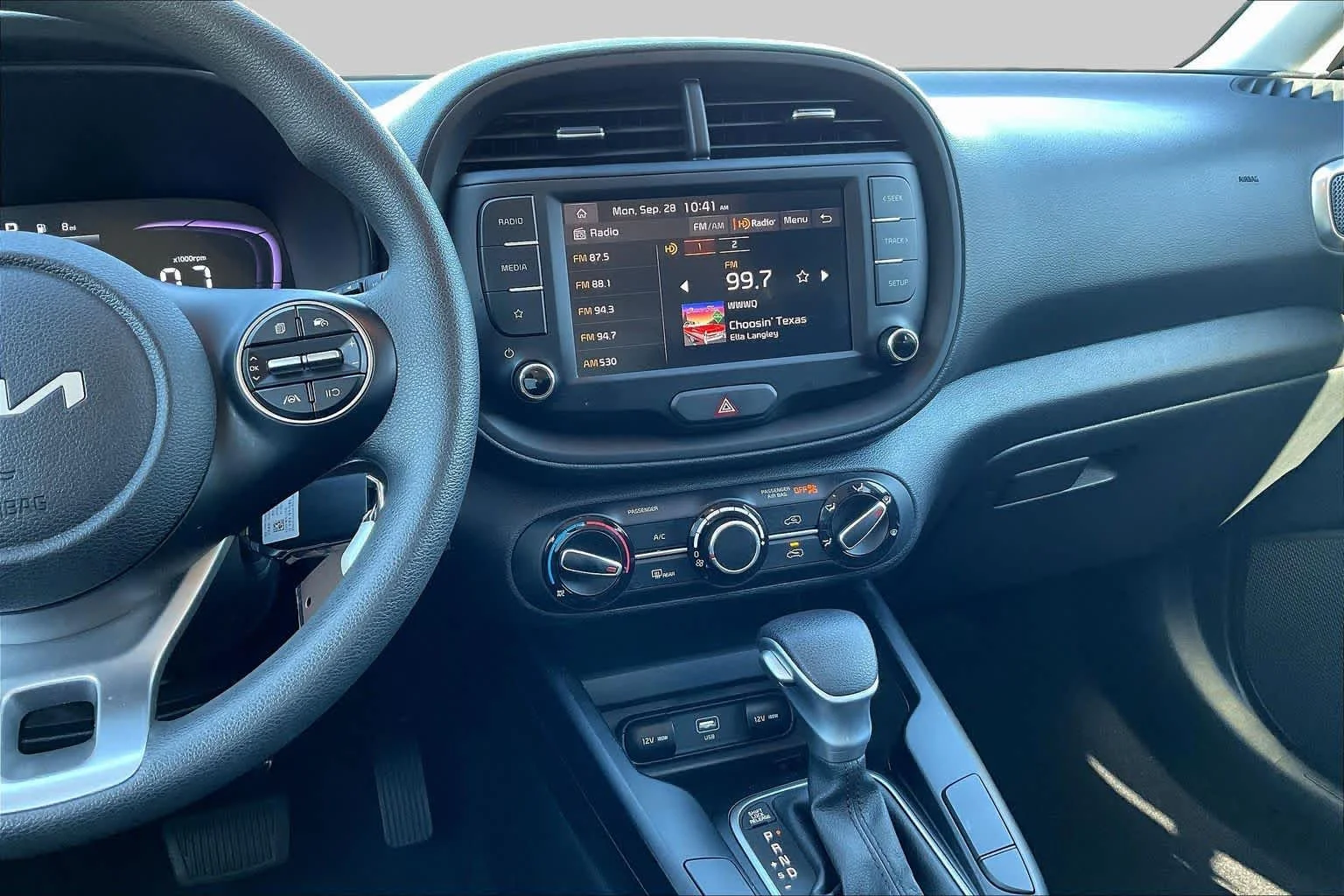 Used 2025 Fusion Black Kia LX image 7