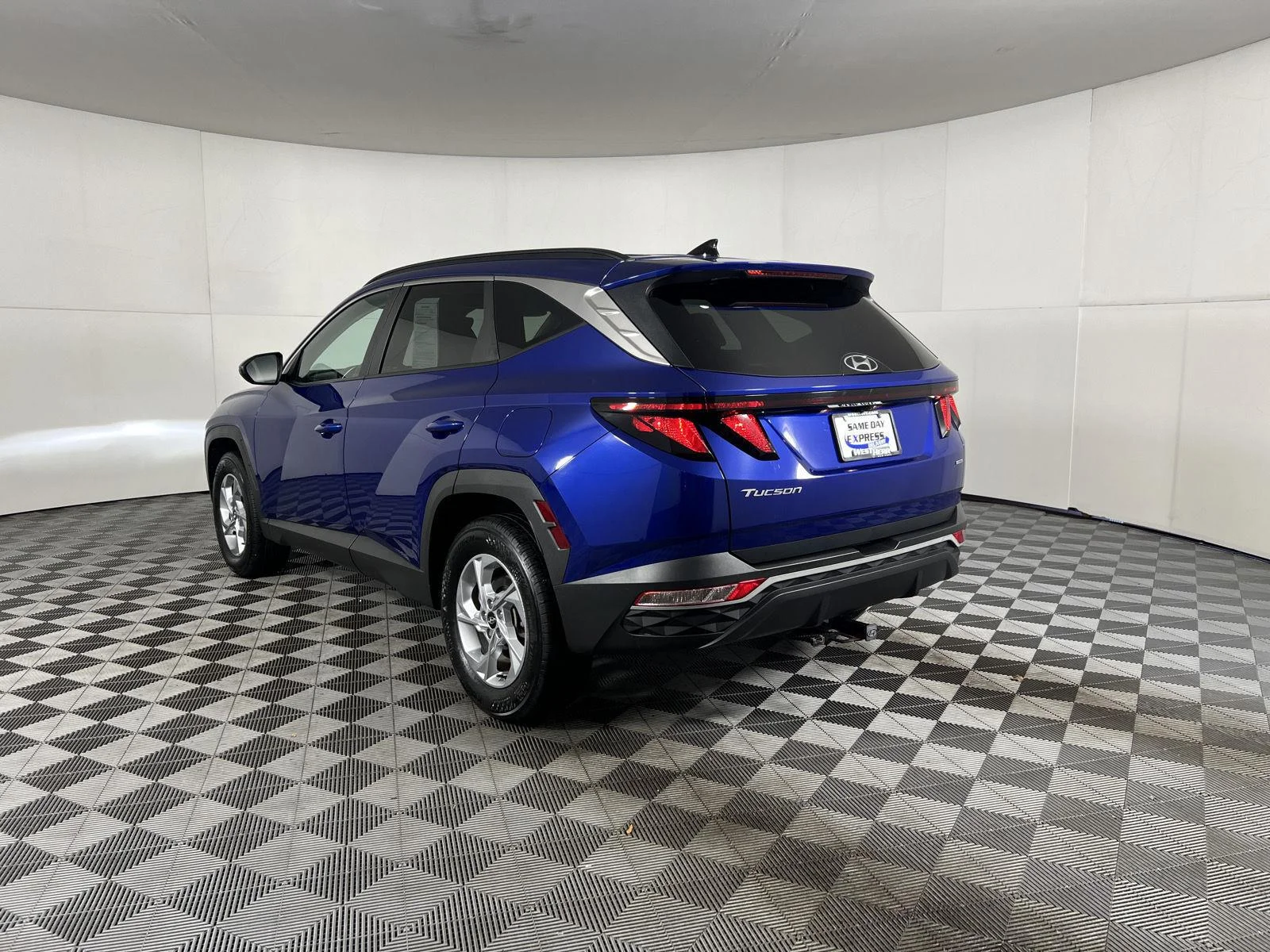Used 2024 Intense Blue Hyundai SEL image 5