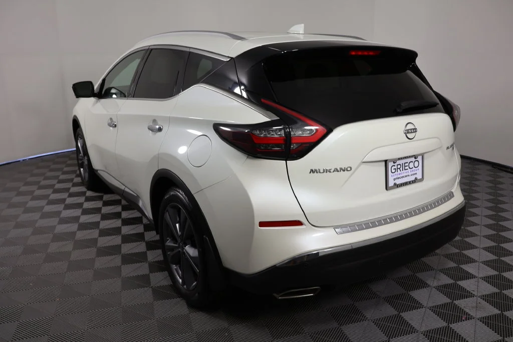 Used 2023 Pearl White Nissan Platinum image 6