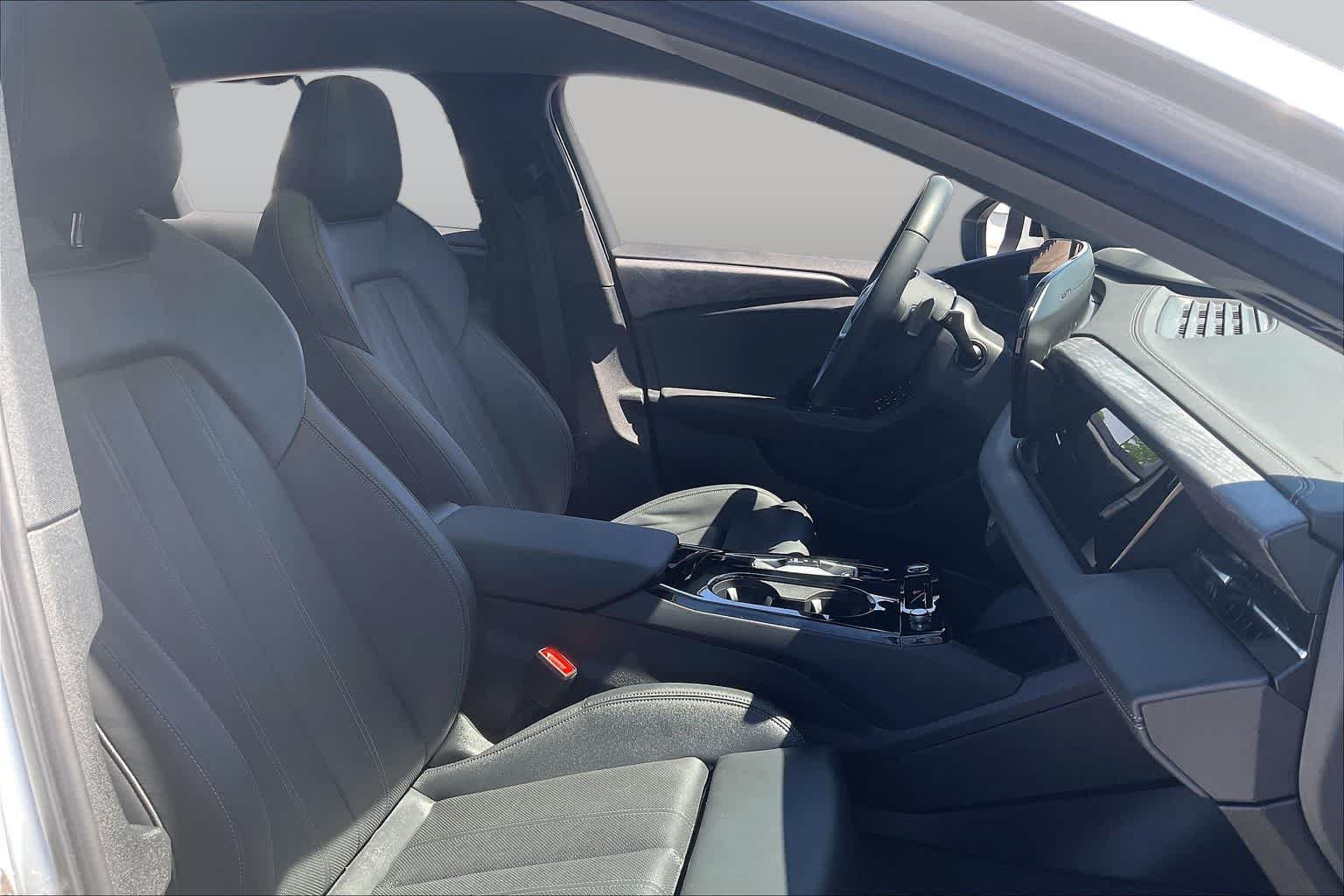 Used 2025 WHITE Audi Premium Plus image 8