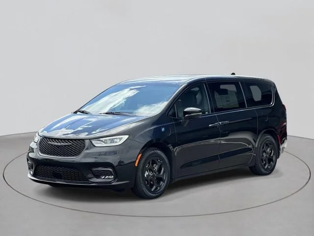 2022 Chrysler Pacifica Hybrid Touring L Hybrid's photo