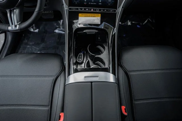 2025 Mercedes-Benz GLC Base - Photo 24