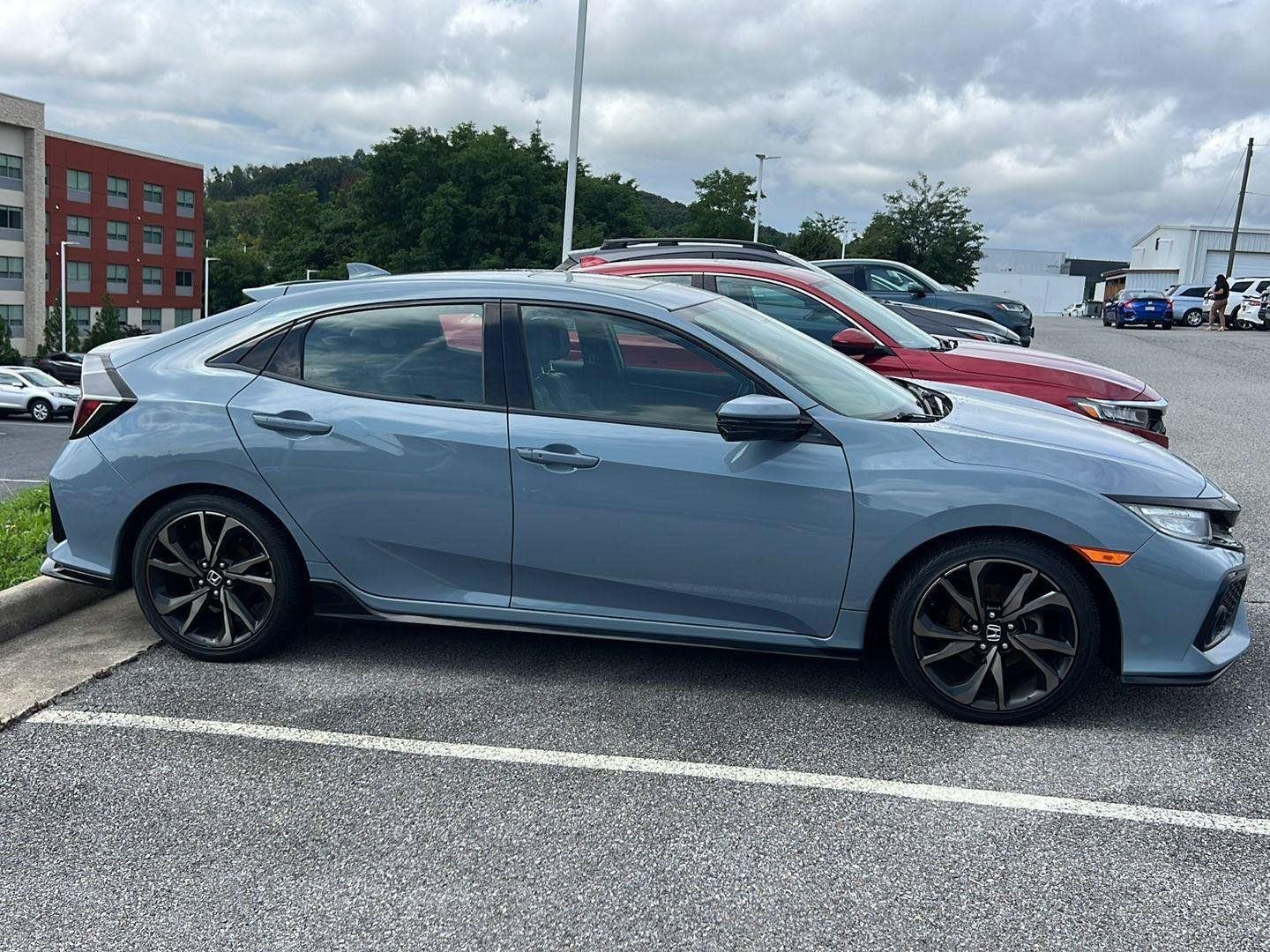 Used 2017 Sonic Gray Pearl Honda Sport Touring image 5