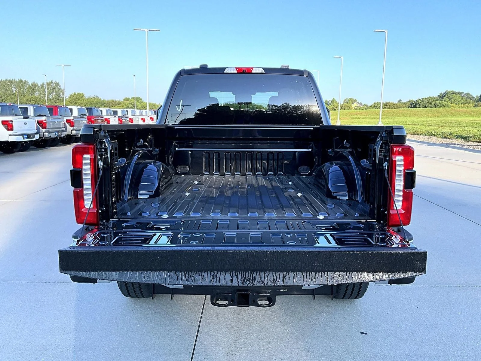 New 2026 Agate Black Metallic Ford XLT image 15