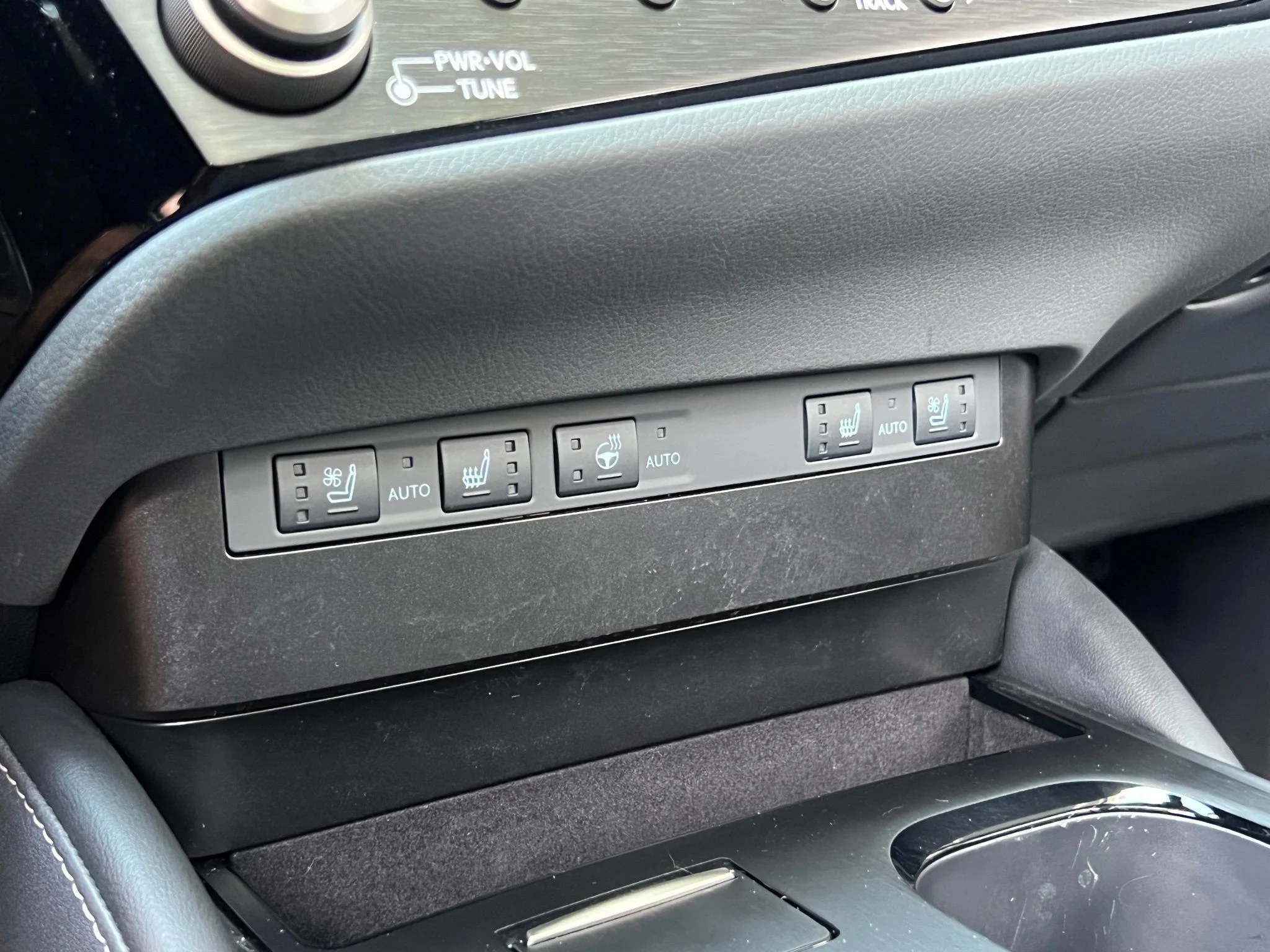 Used 2025 Red Lexus 300h F SPORT Design image 28