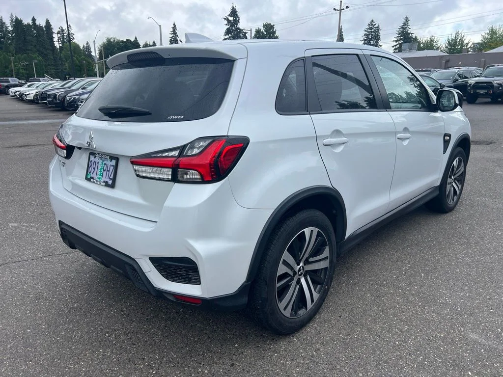 Used 2023 White Mitsubishi 2.0 ES image 4