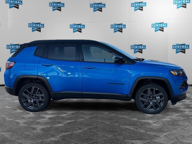 New 2026 Hydro Blue Pearl-Coat Exterior Paint Jeep Limited image 6