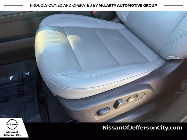 Used 2023 White Chevrolet Z71 image 22